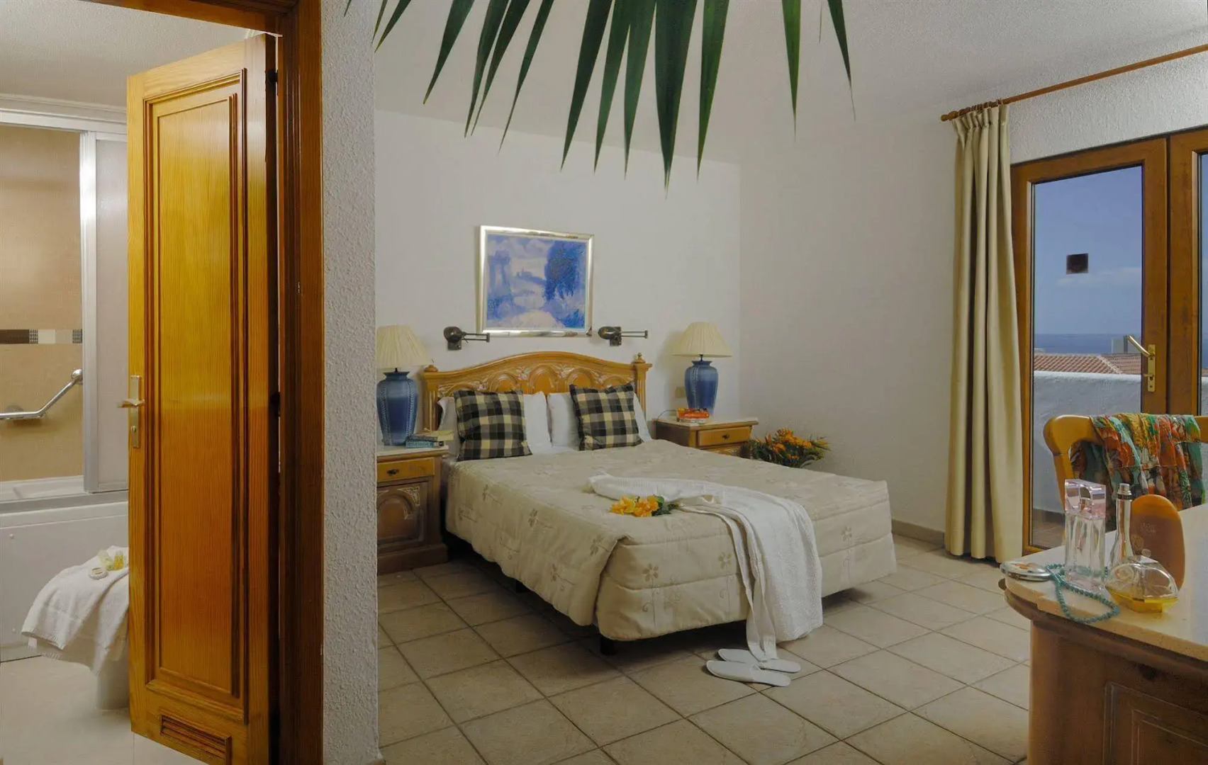 Ona Beverly Hills Suites