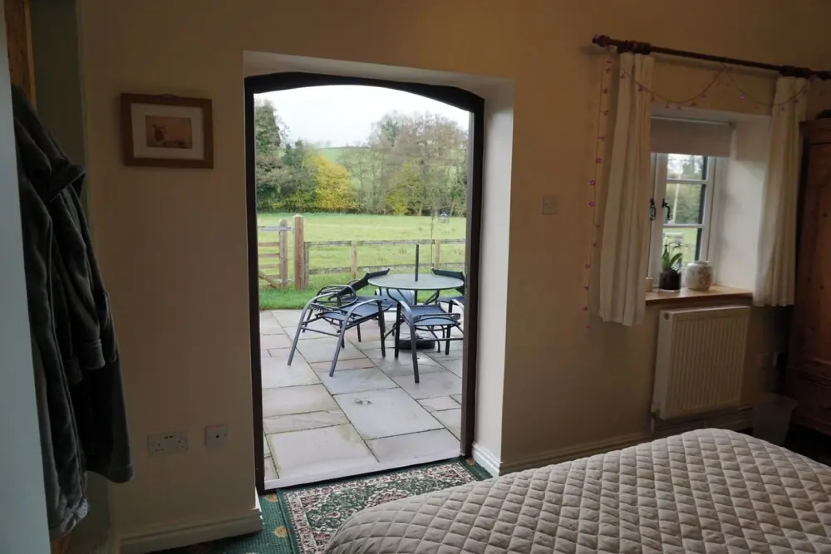 Tranquil Farlow Retreat, Sleeps 4 With Parking