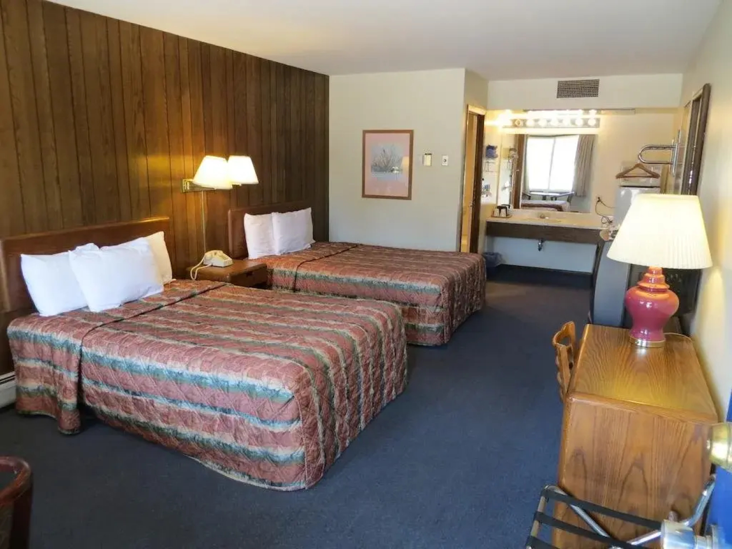 CoachLight Motel