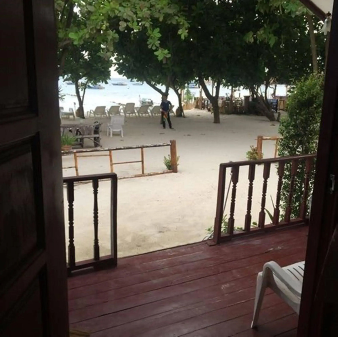 Phi Phi Nice Beach Resort