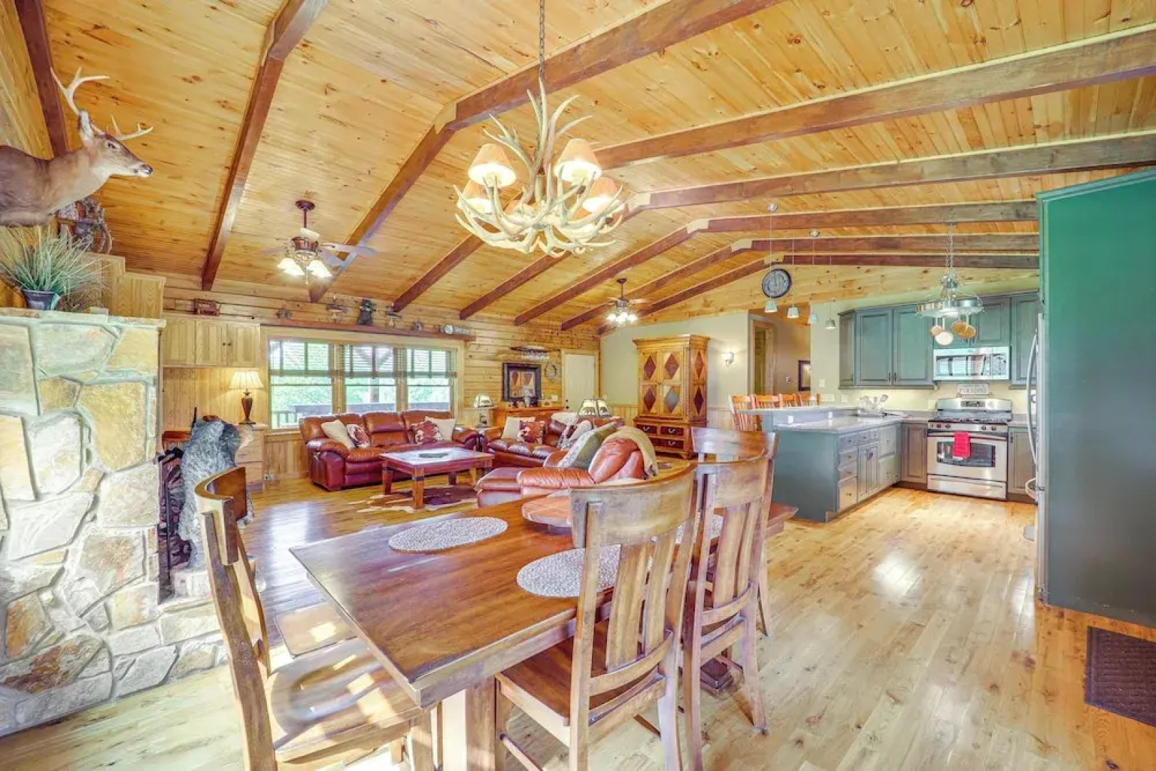 4 Mi to Grandfather Mountain: Cabin in Newland!