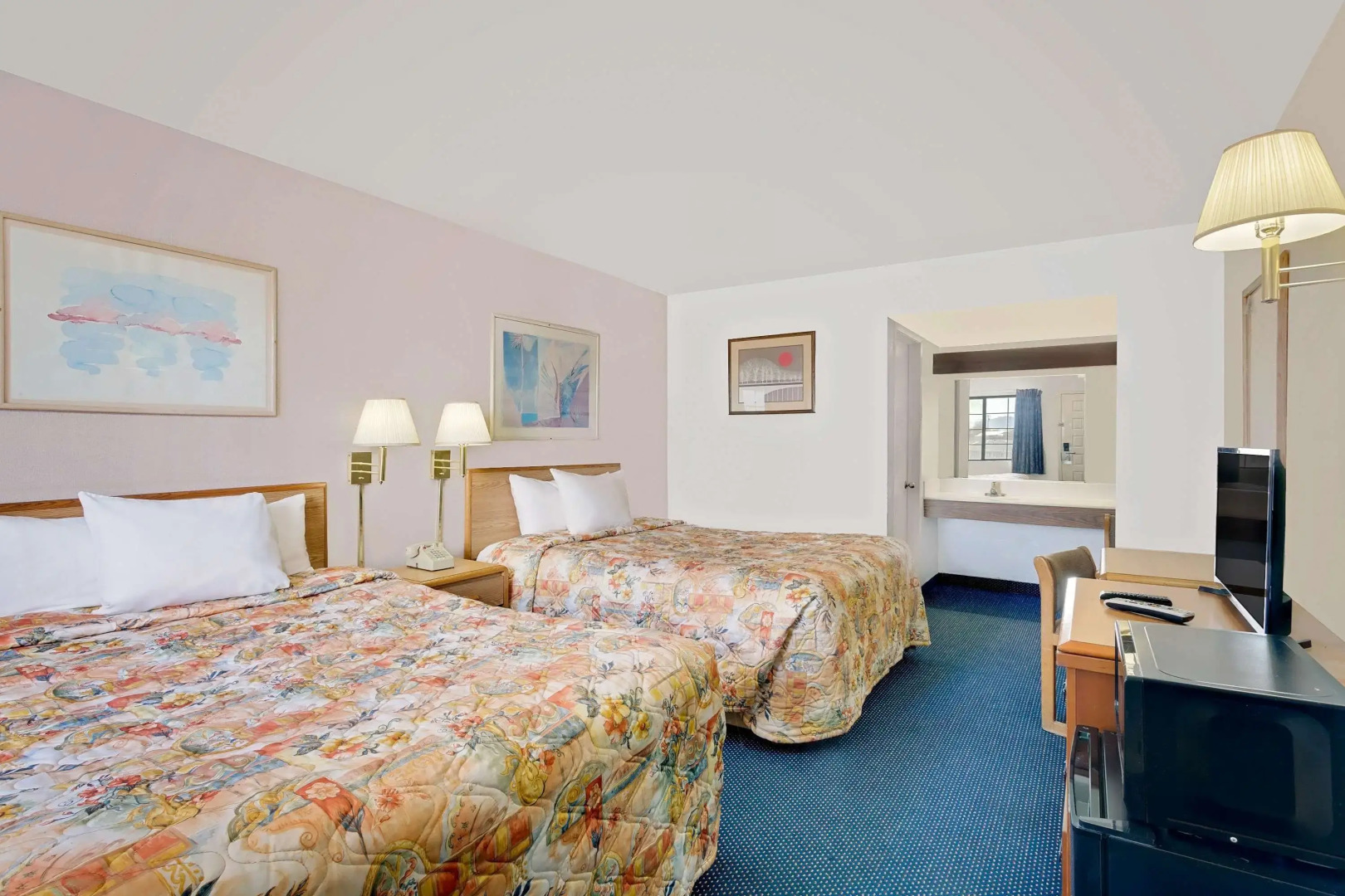 Days Inn & Suites by Wyndham Needles