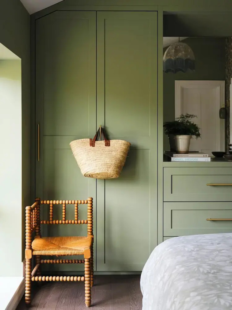 Thames Mansion - River View