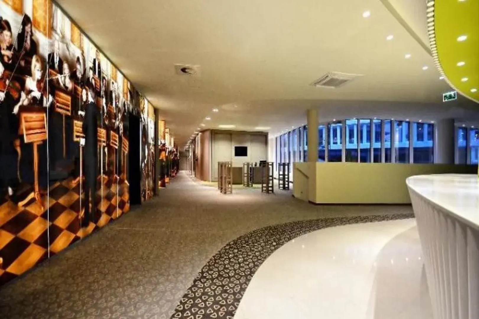 Sound Garden Hotel Airport