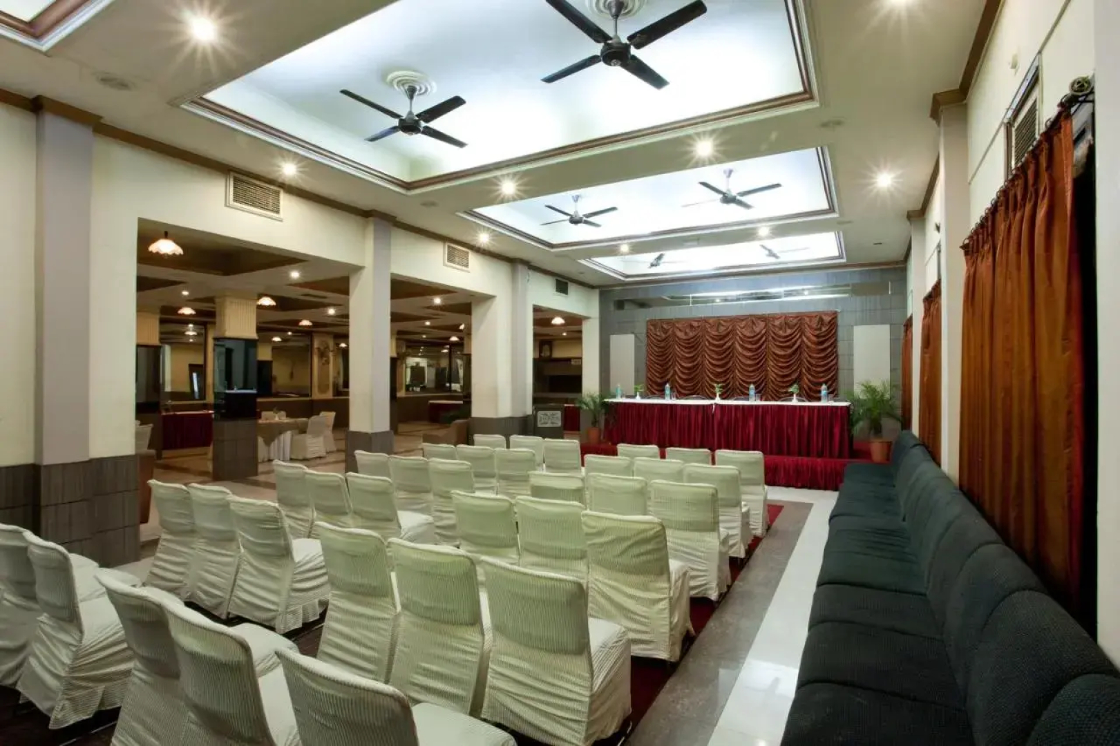 Hotel Surya Royal