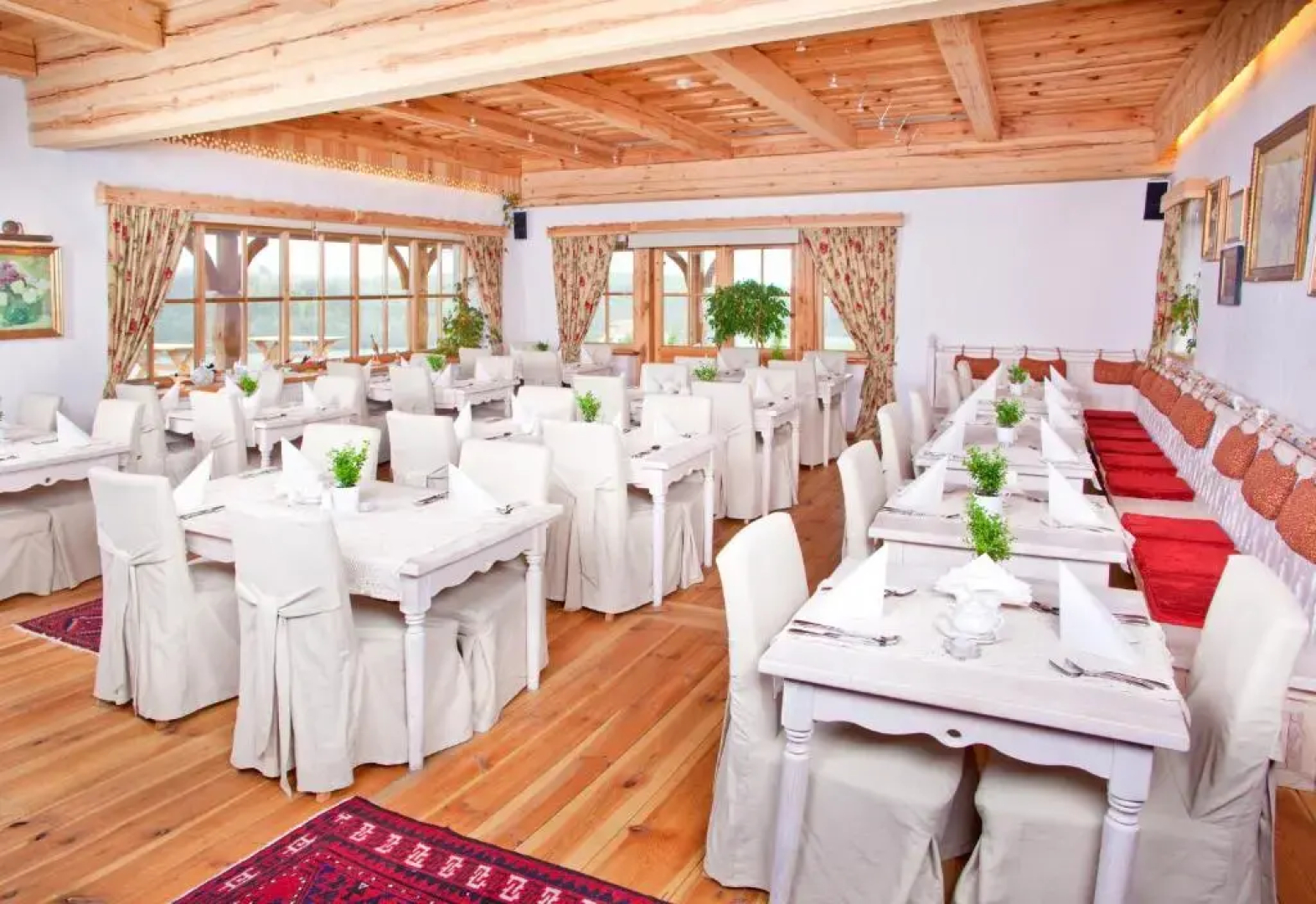 Głęboczek Vine Resort& Spa