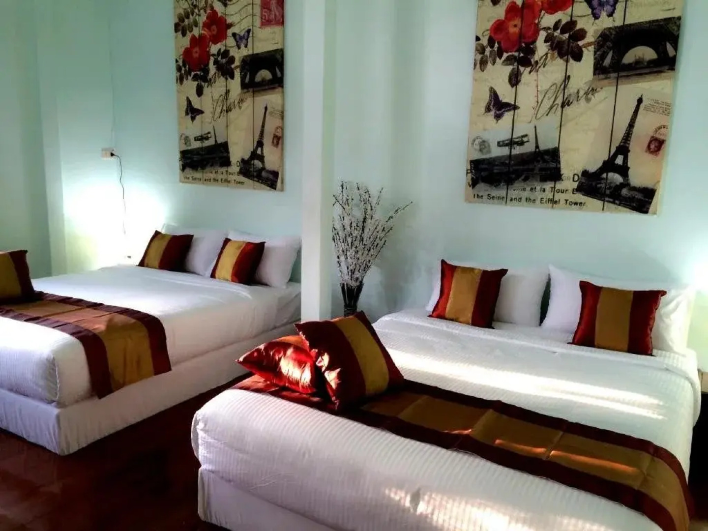 Maliwan Holiday Home