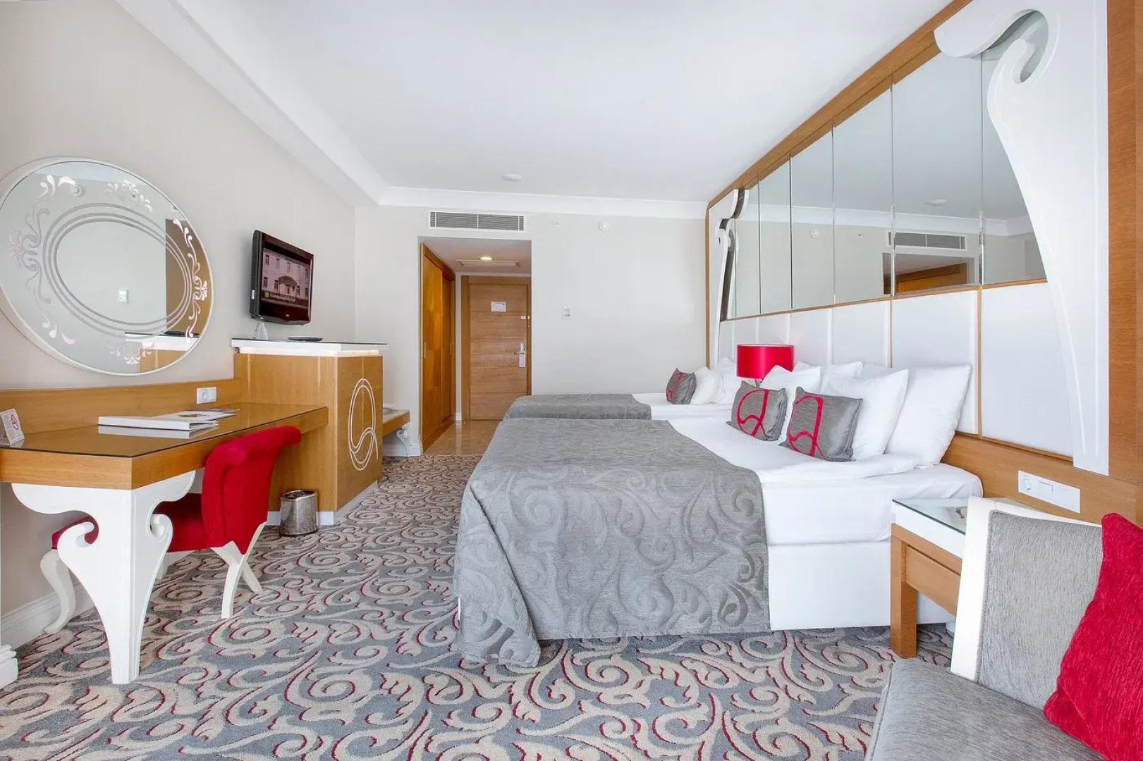 Отель Q Premium Resort