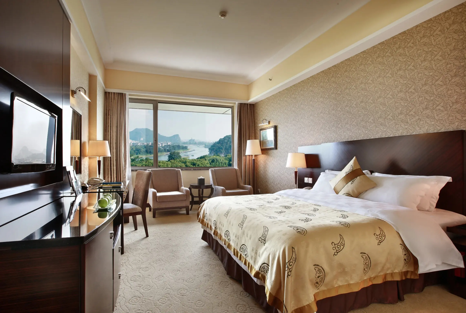 Guilin Lijiang Waterfall Hotel