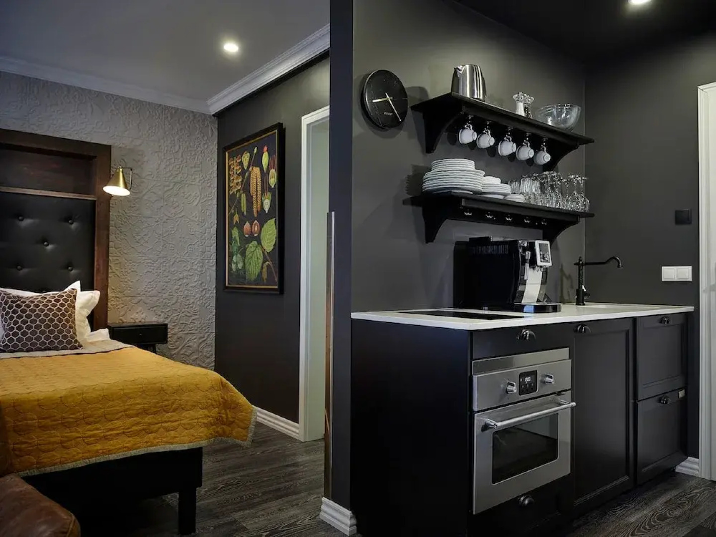 Vintage Apartment Hotel