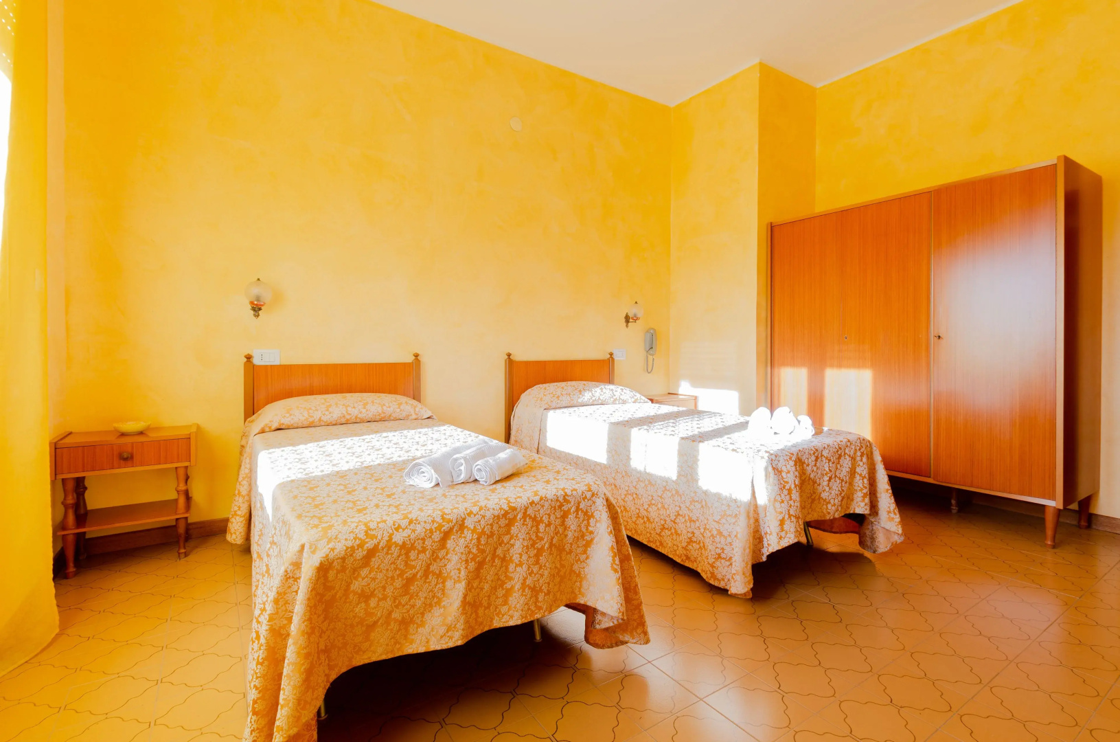Hotel Holiday