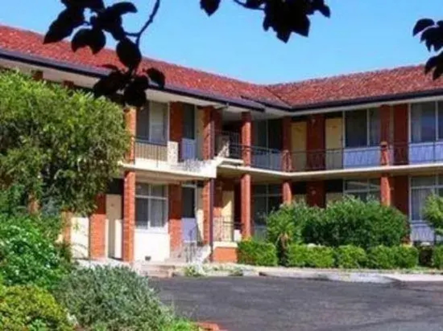 Littomore Hotel & Suites