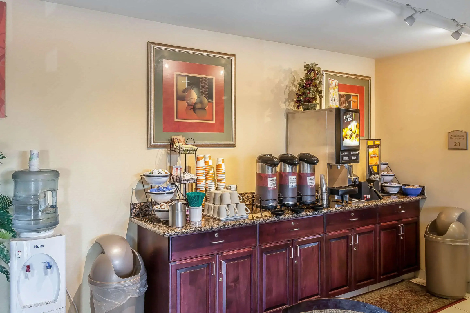 Comfort Inn & Suites Airport