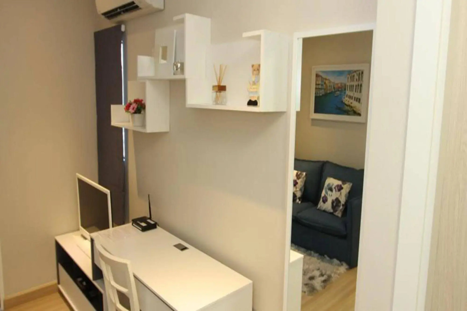 A Bed at Muangthong Thani