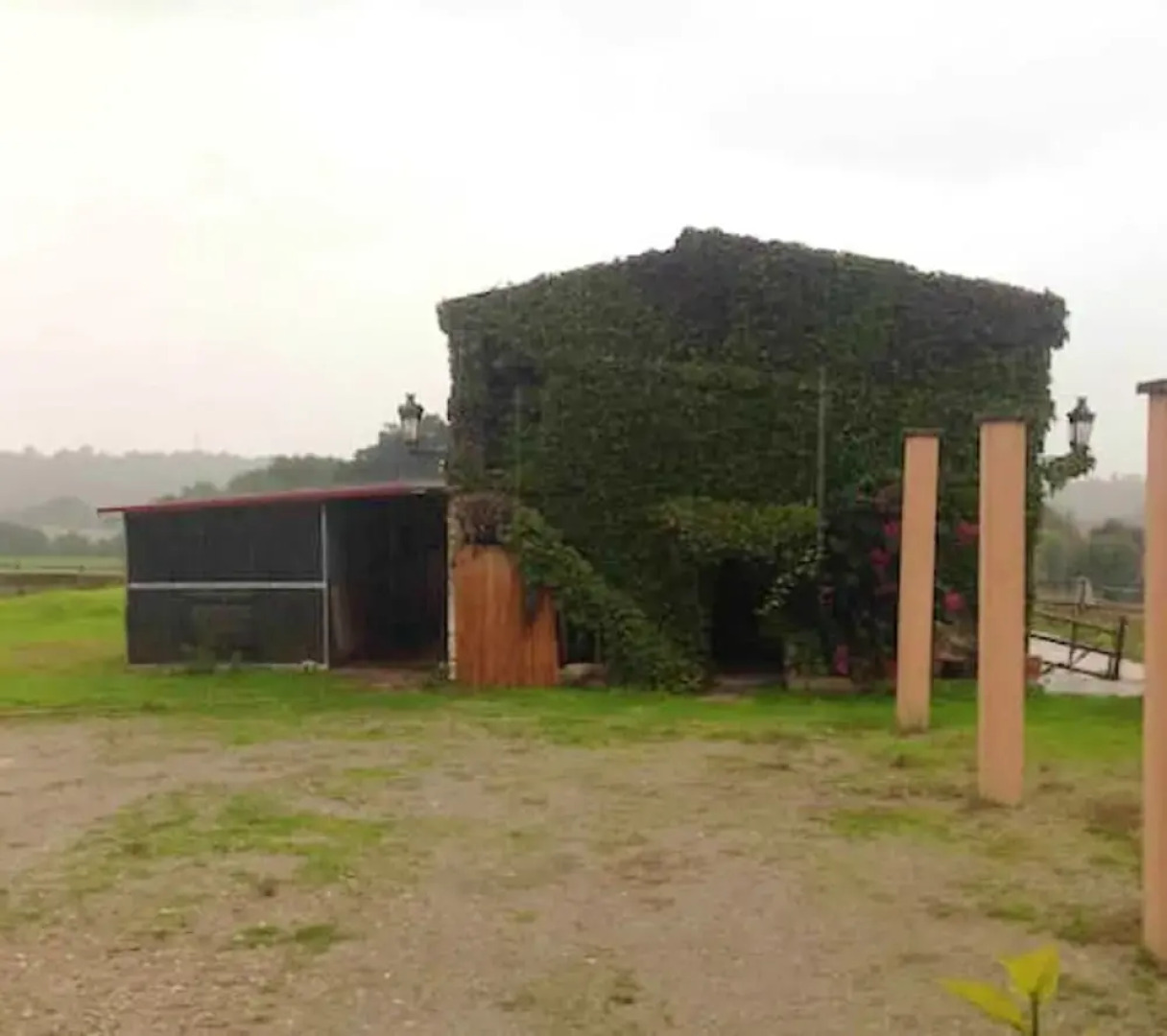 House With one Bedroom in Llubí, With Wonderful Mountain View, Shared Pool, Enclosed Garden Near the Beach