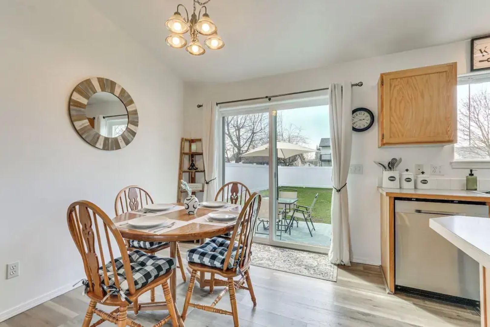 Charming Home w/ Patio: 3 Mi to Hayden Lake!