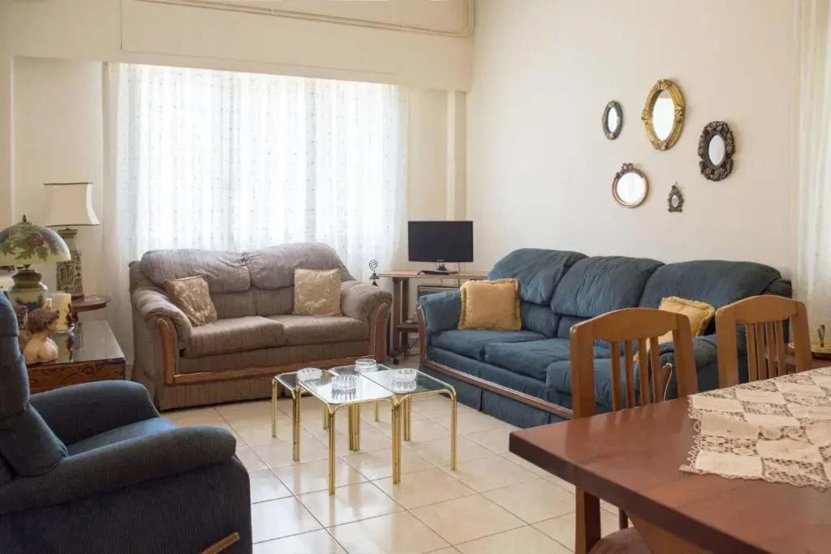 Family apt with garden next to the sea