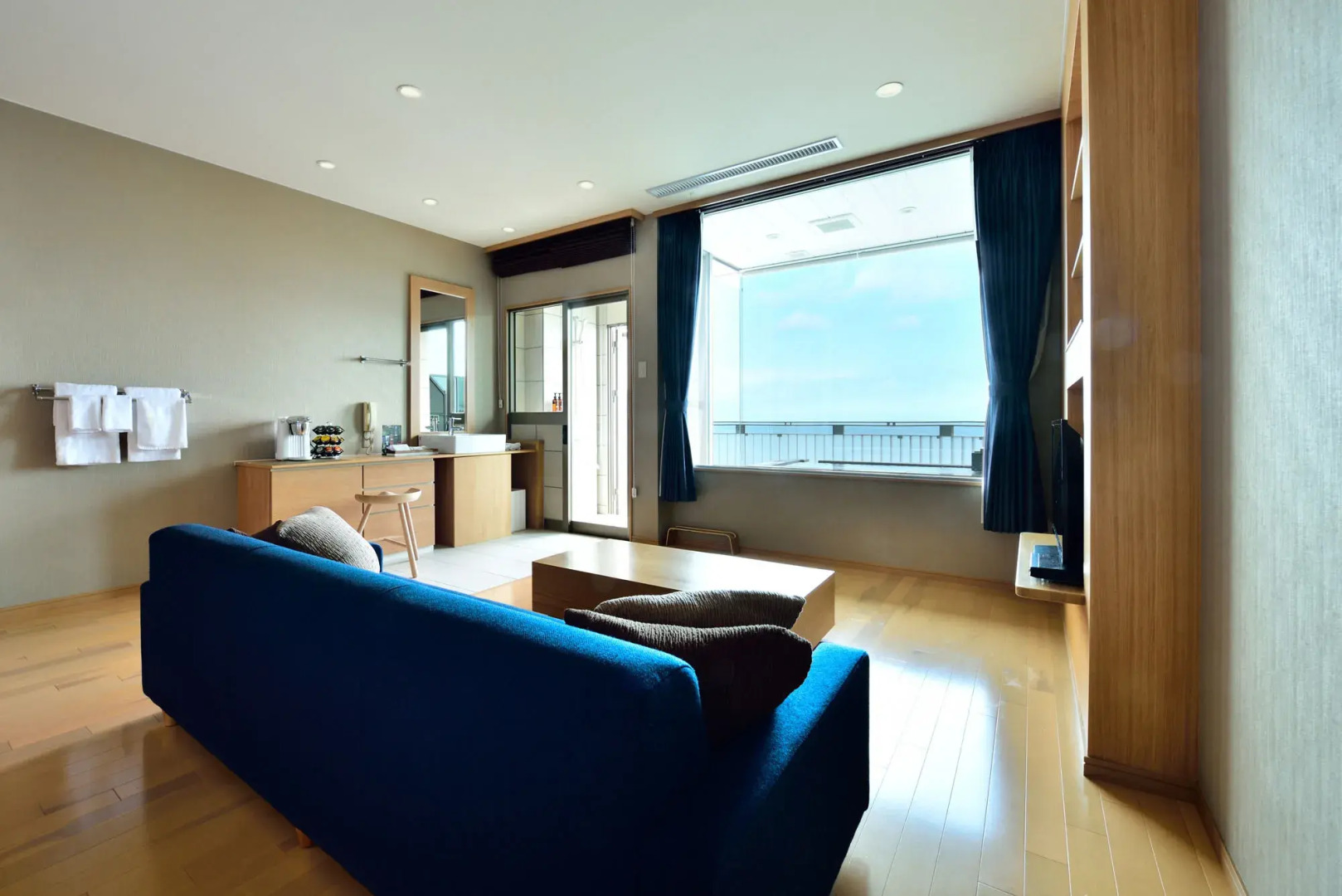 Fontaine Bleau Atami