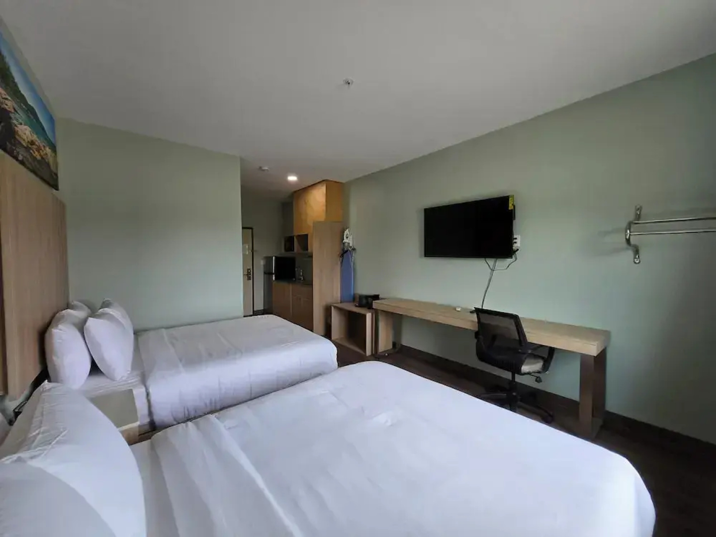 Royal Inn & Suites