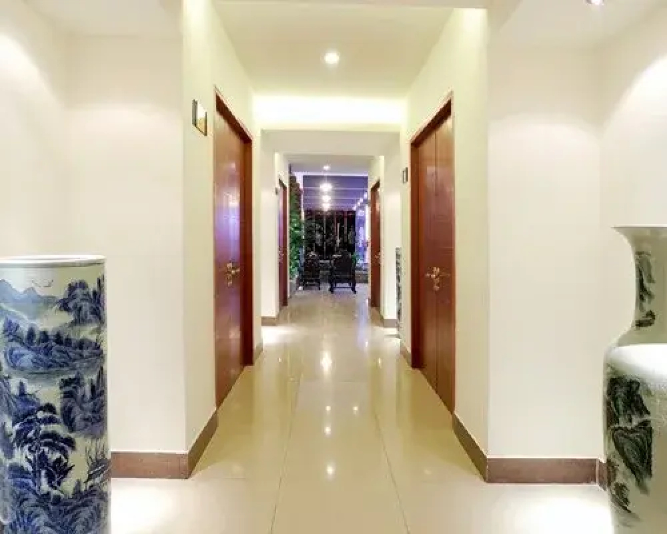 Xiqiang Homeland Hotel - 4 Nights, Mao Xian, China