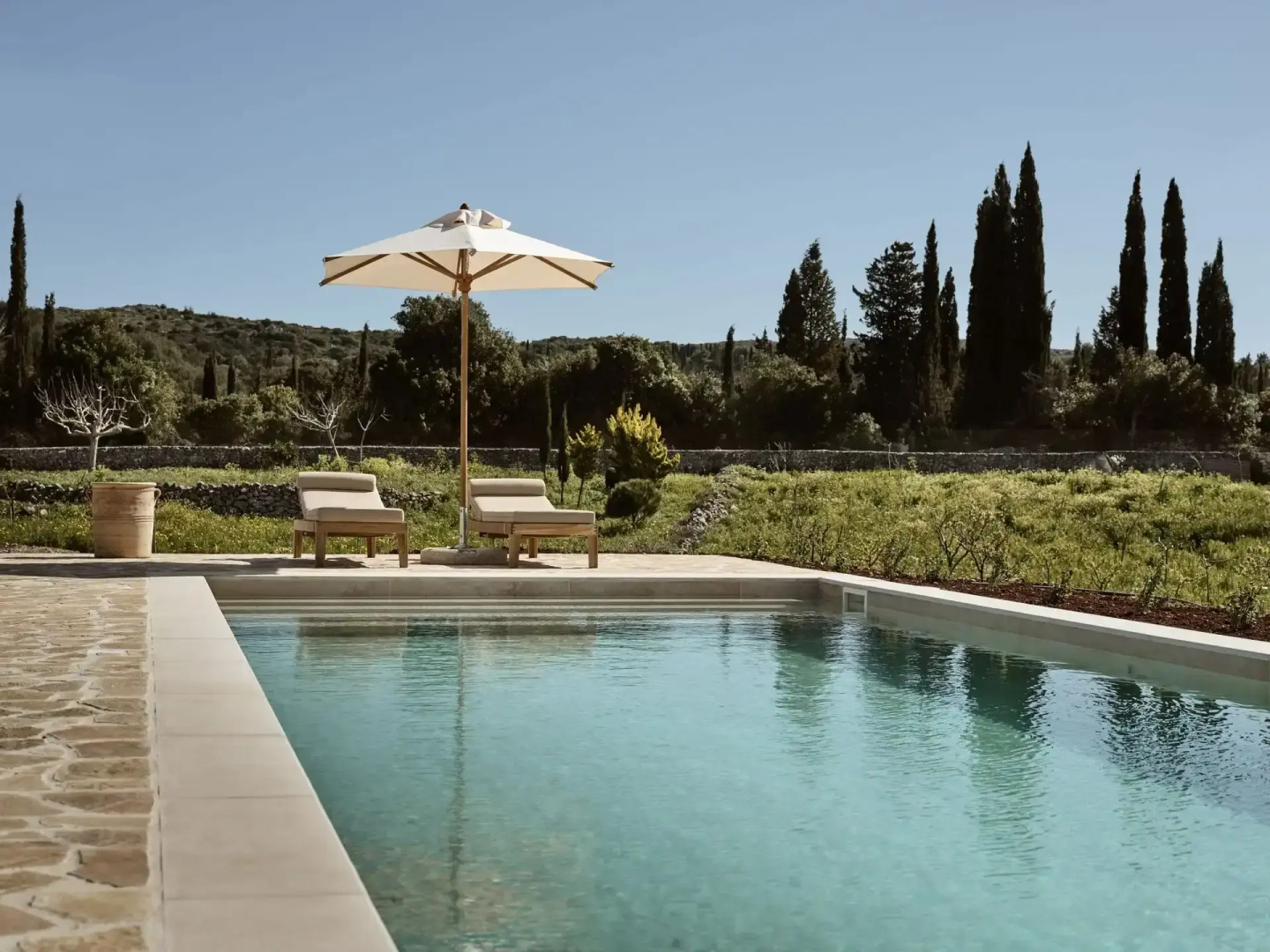 Alkis Farm And Residence