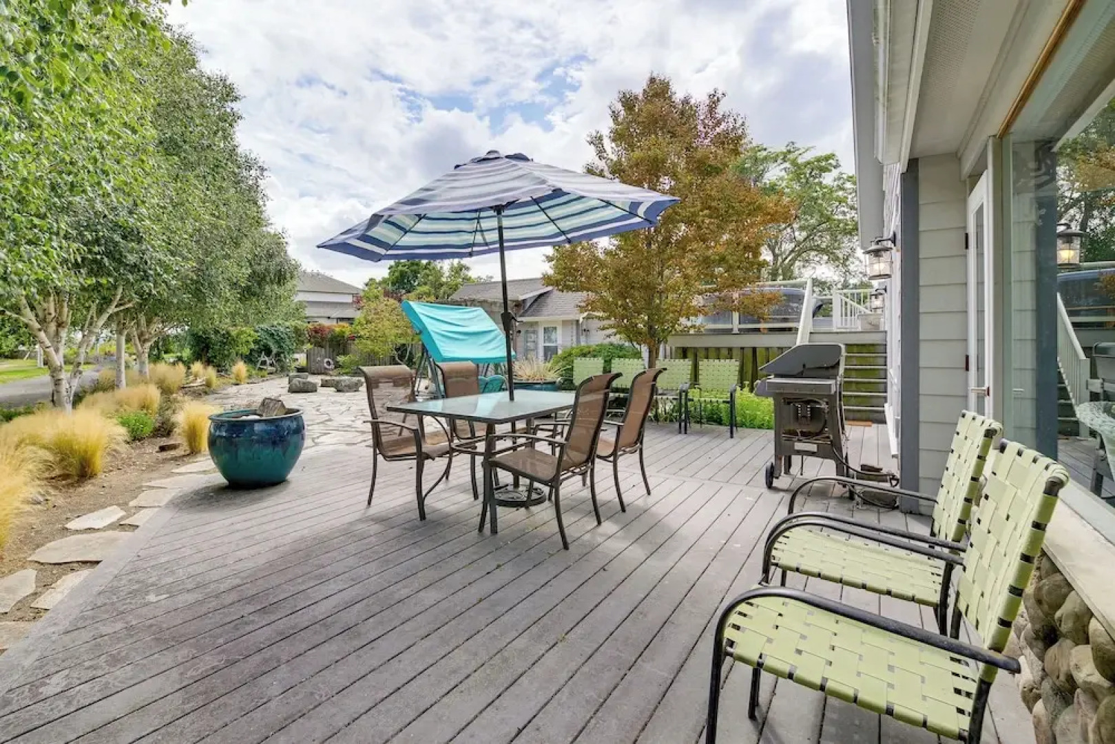 Steps to Beach: Home w/ Hot Tub in Oak Harbor!