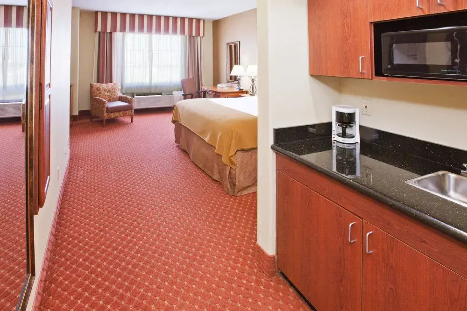 Oyo Townhouse Oklahoma City Airport