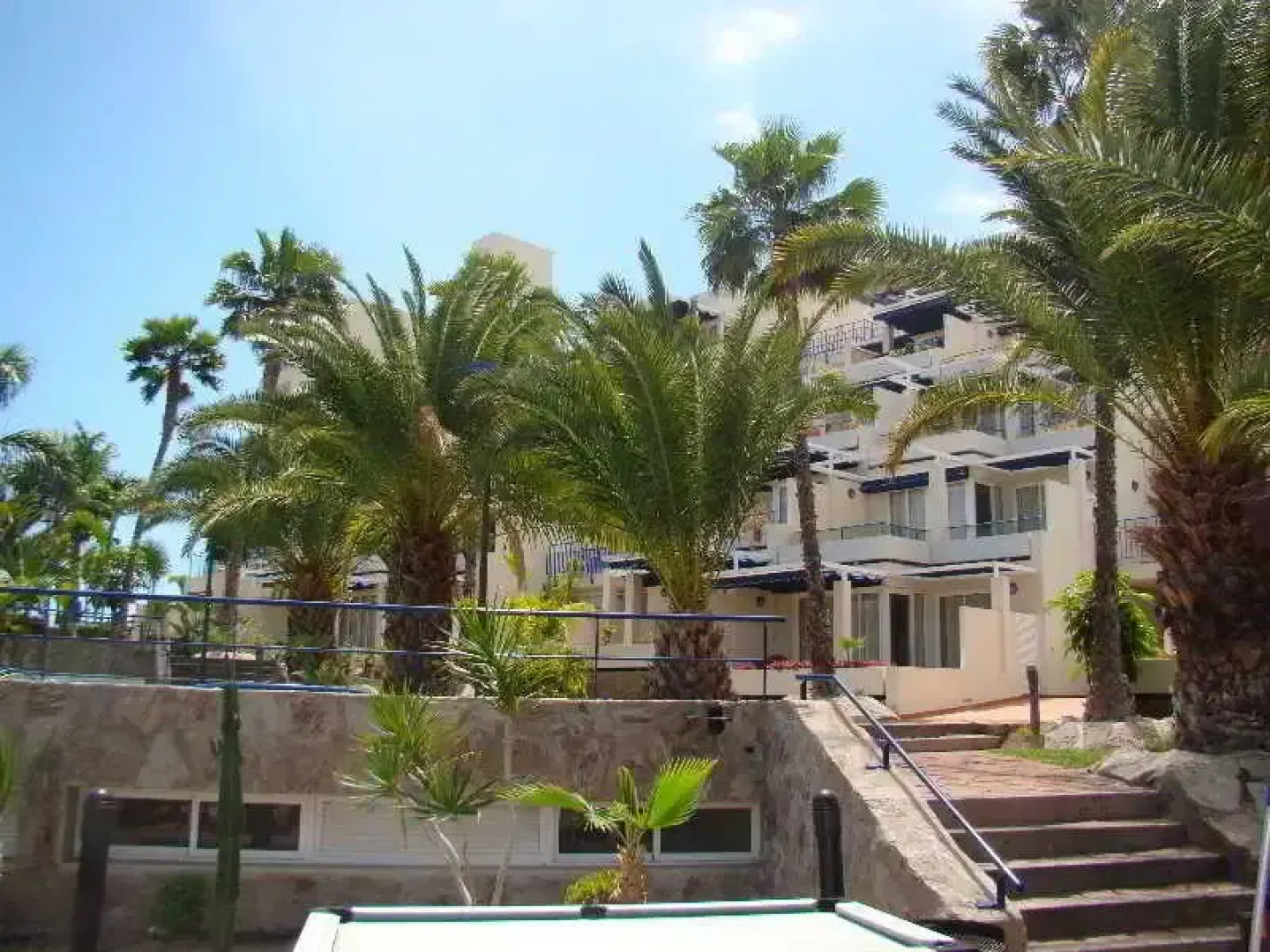 Lake Cliffe Condominiums
