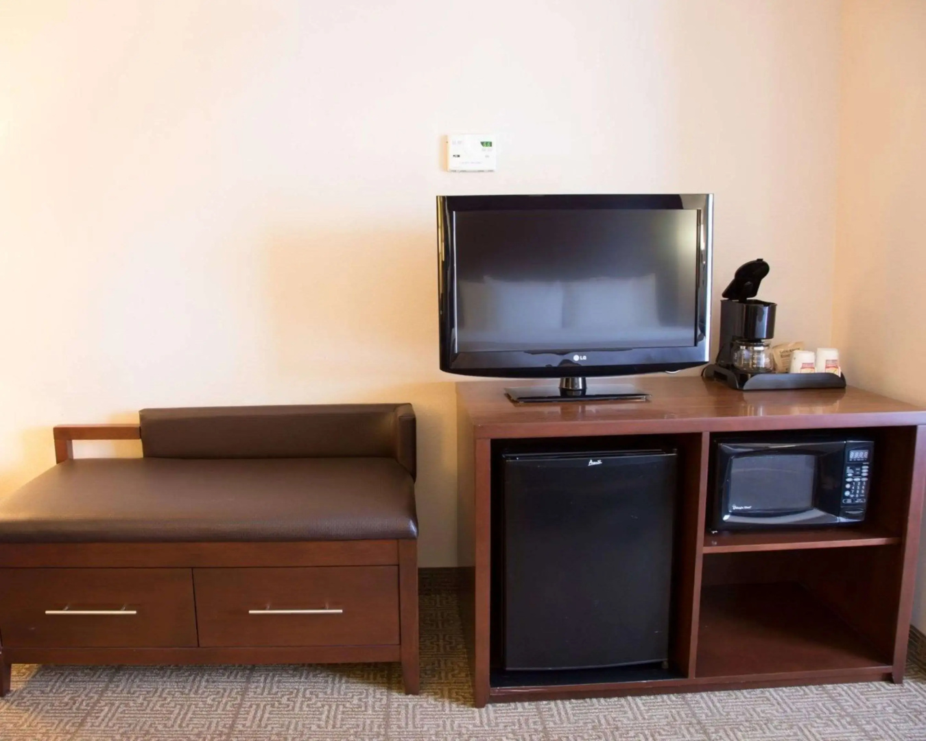 Comfort Suites Fultondale I-65 near I-22