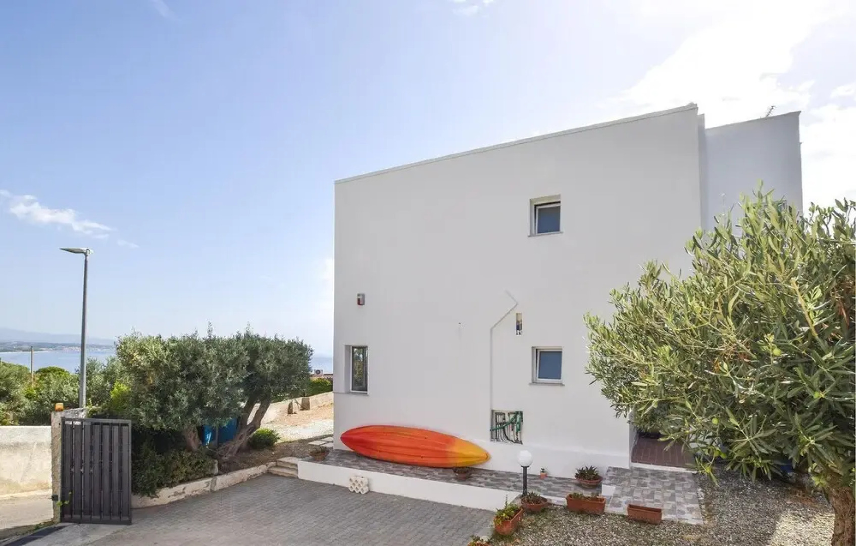 Beautiful Home in Stalettì With Wifi and 4 Bedrooms