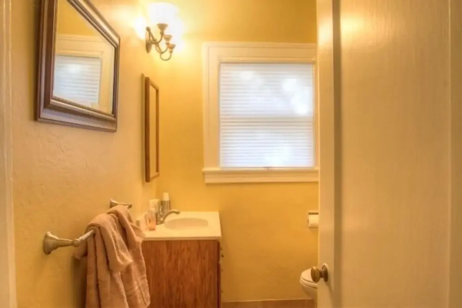 Historic Petaluma Vacation Rental on 1860s Farm!