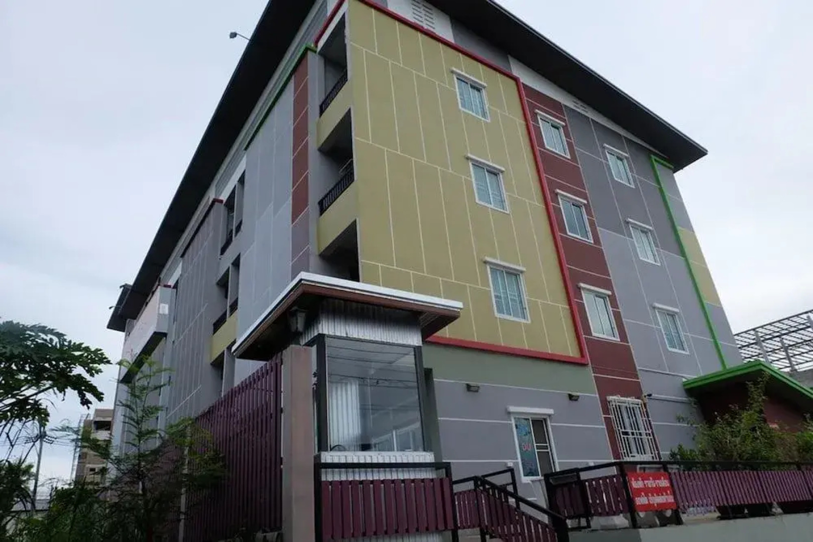 Siri Sothorn Apartment