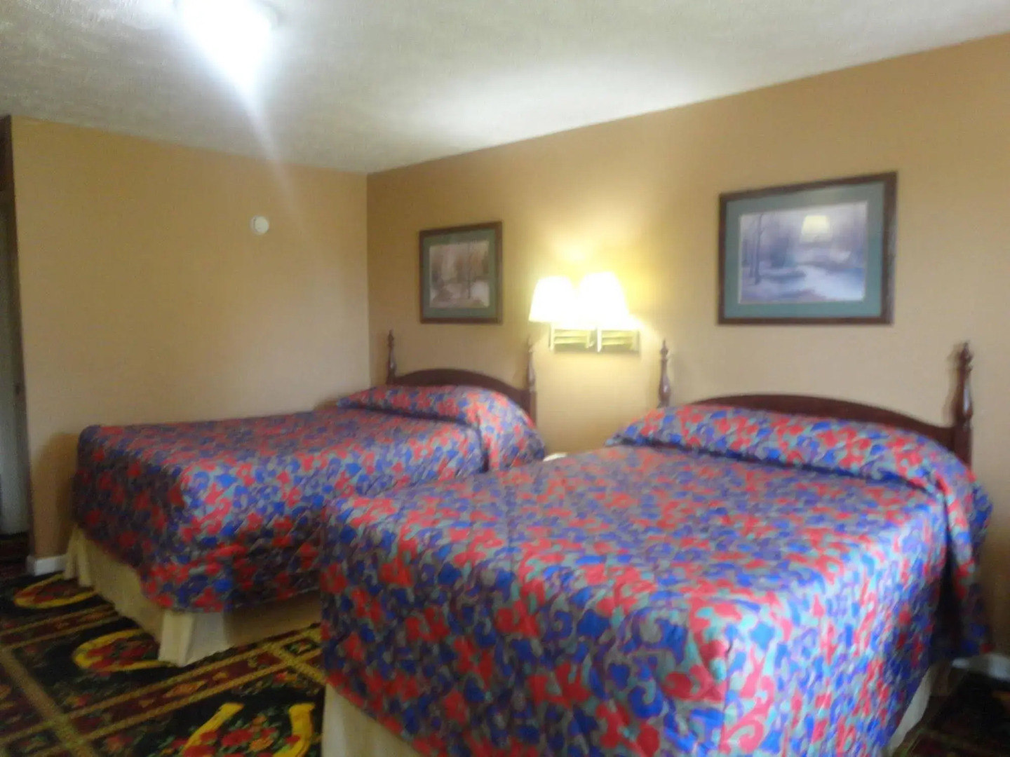 Royal Inn and Suites