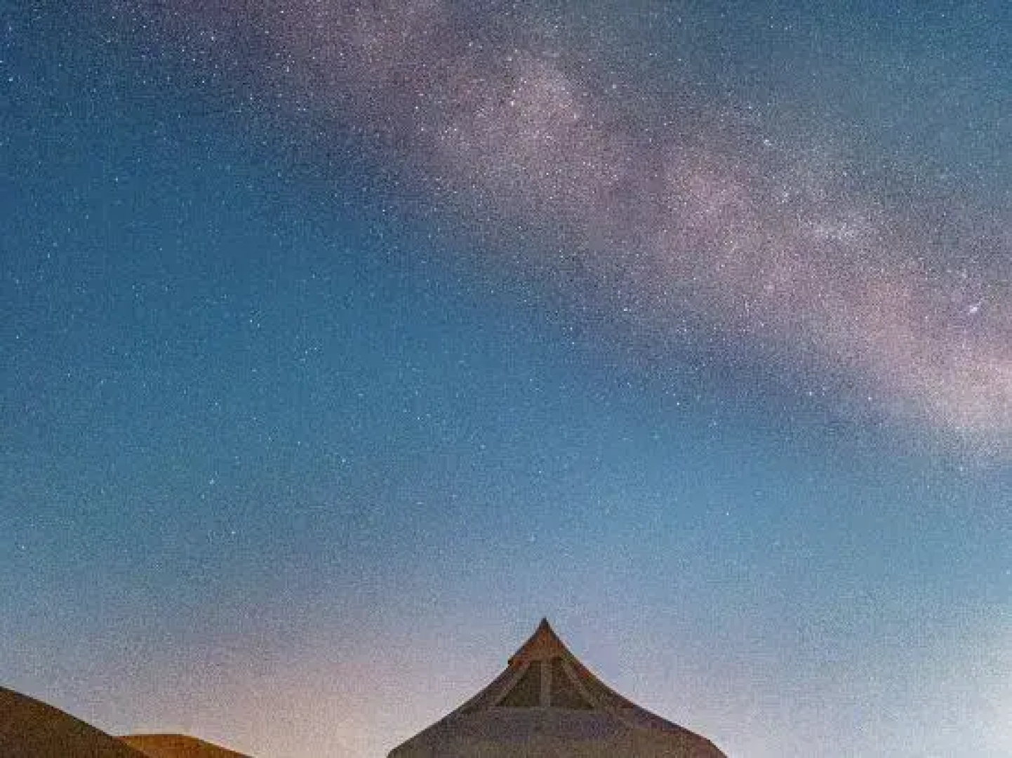 Zhongwei Daxing Night Desert Camp