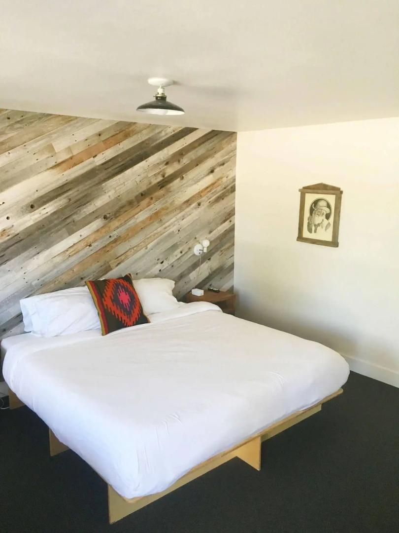 The Amigo Motor Lodge