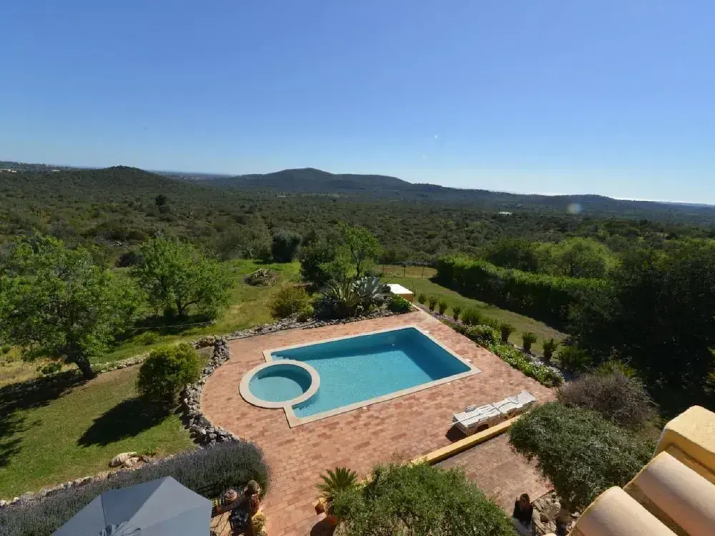 Elegant Loule Mansion With Pool