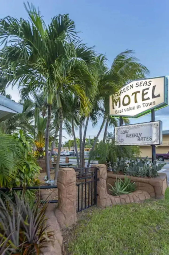 Green Seas Motel