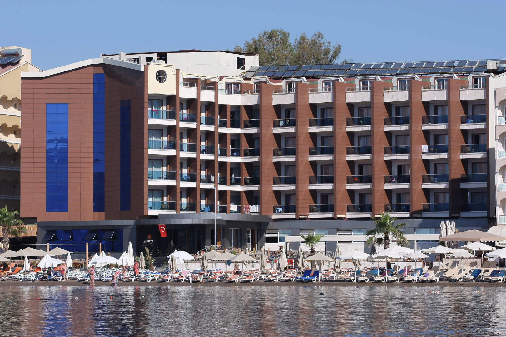 Point Beach Hotel
