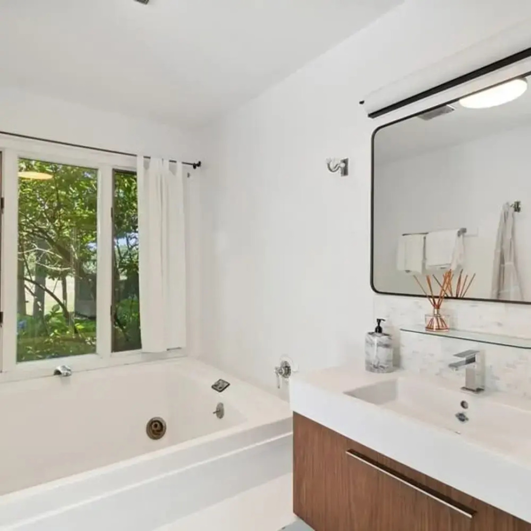 Blank Lane by Rove Travel 5BR w Pool Hot Tub