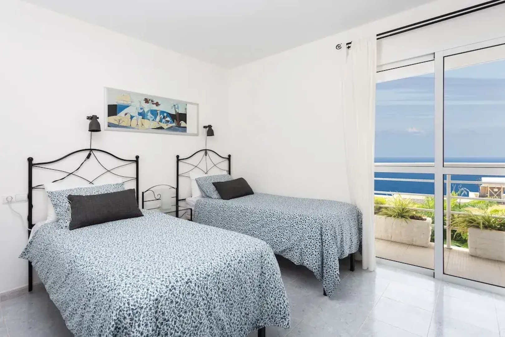 Duplex Acorán with pool and sea view