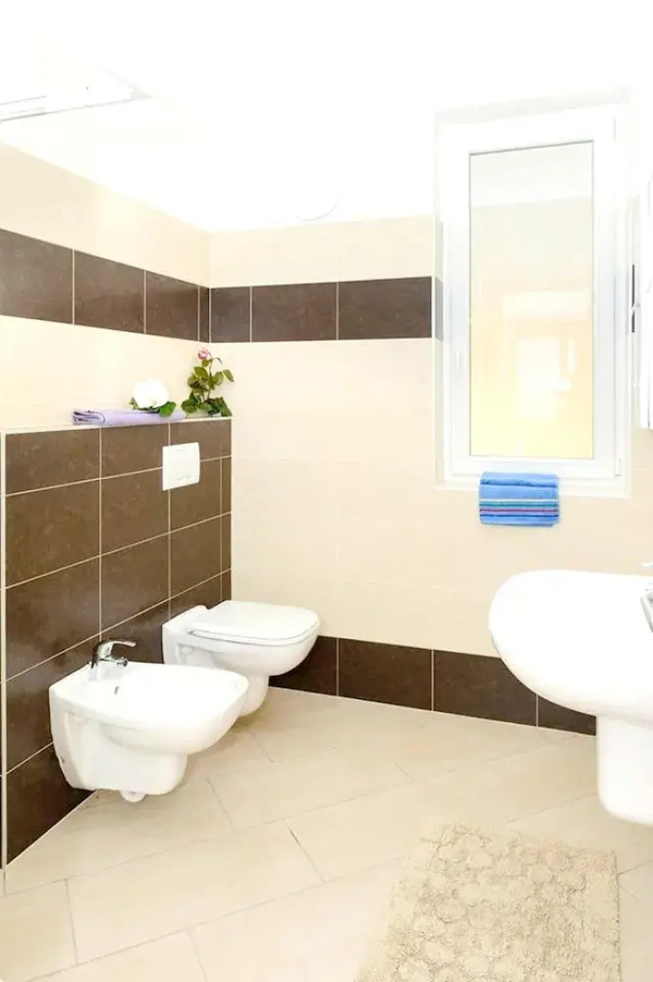 House With 2 Bedrooms in Vercana, With Wonderful Lake View, Shared Pool, Furnished Balcony Near the Beach