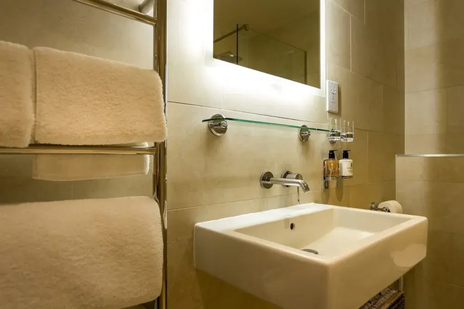 NoTwenty9 Bar and Restaurant