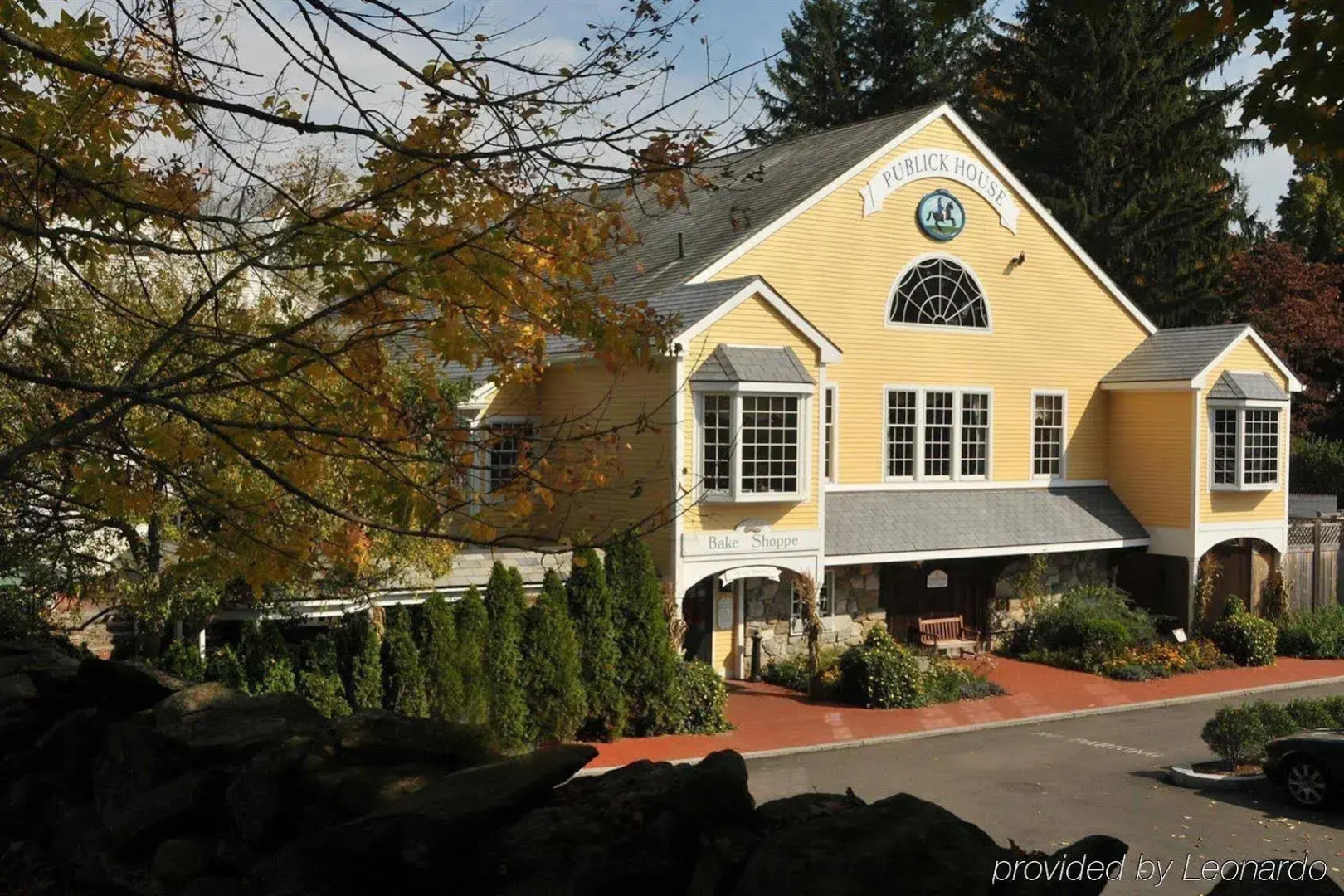 Publick House Historic Inn and Country Motor Lodge