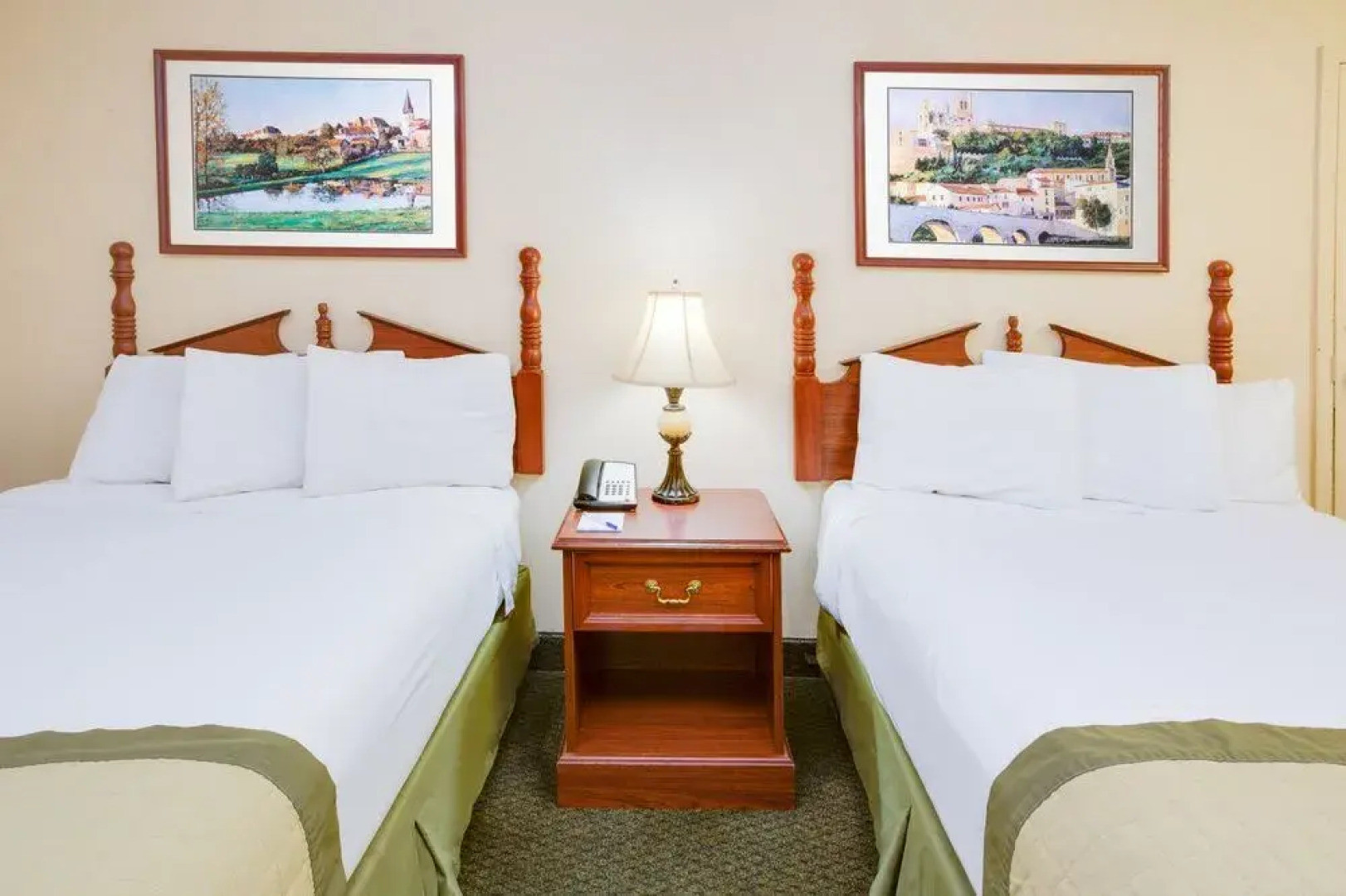 Baymont Inn & Suites Ozark