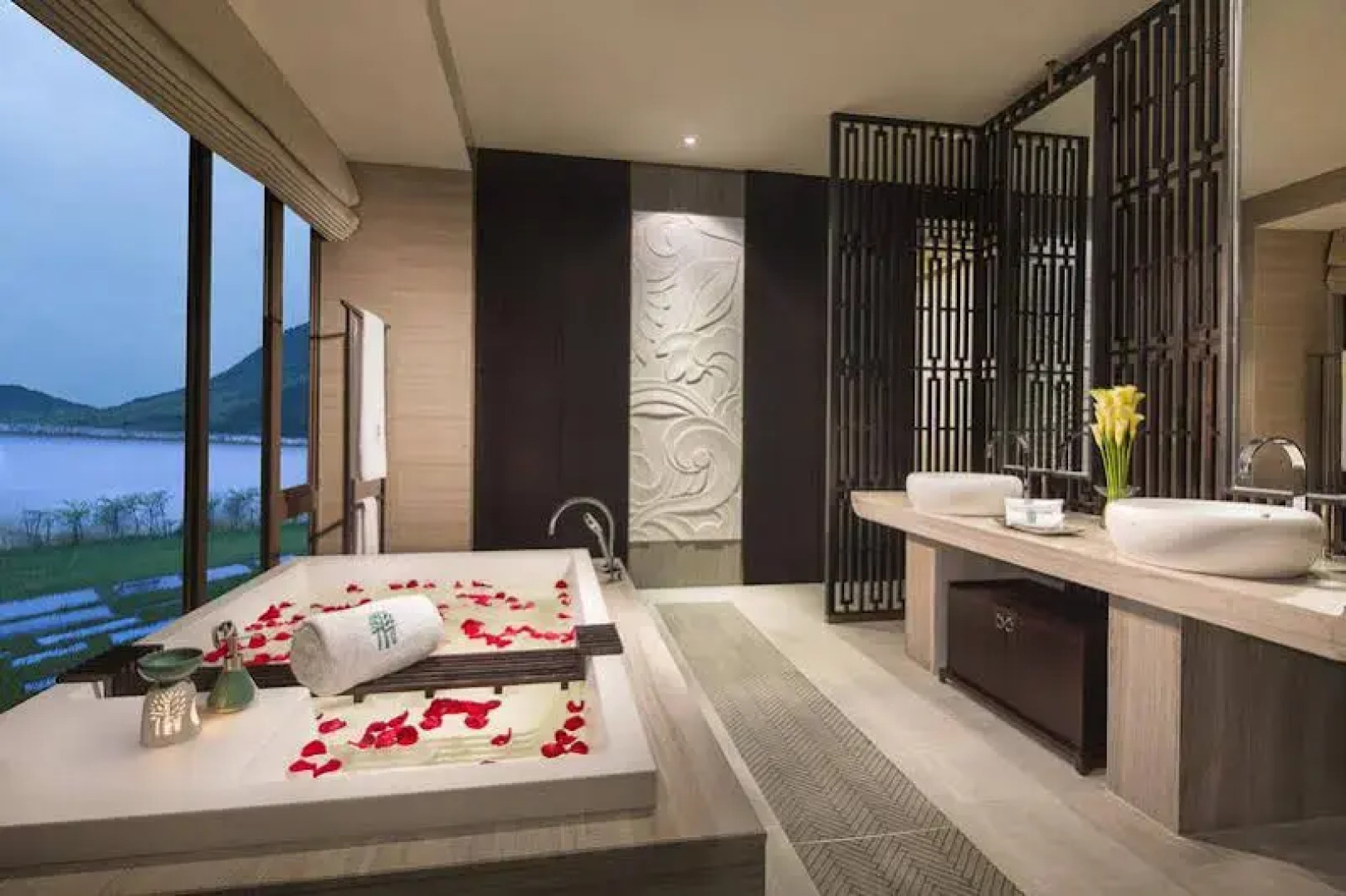 Banyan Tree Huangshan