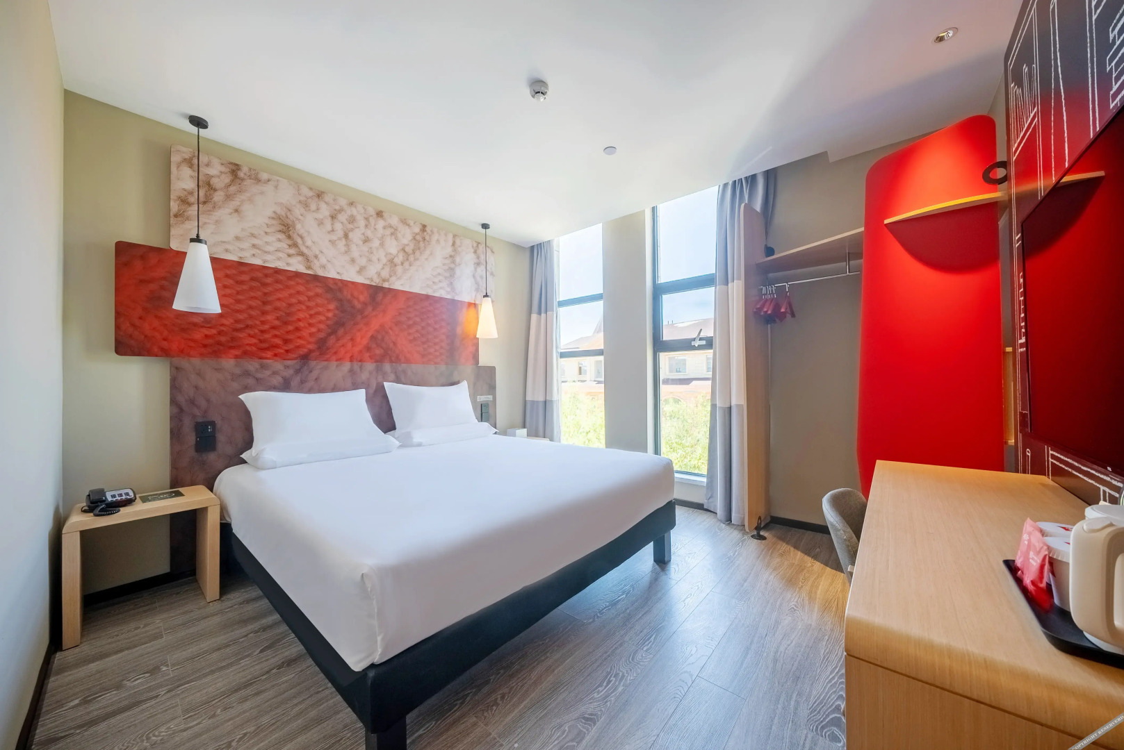 Ibis Hotel (Jinchang Guofang Plaza)