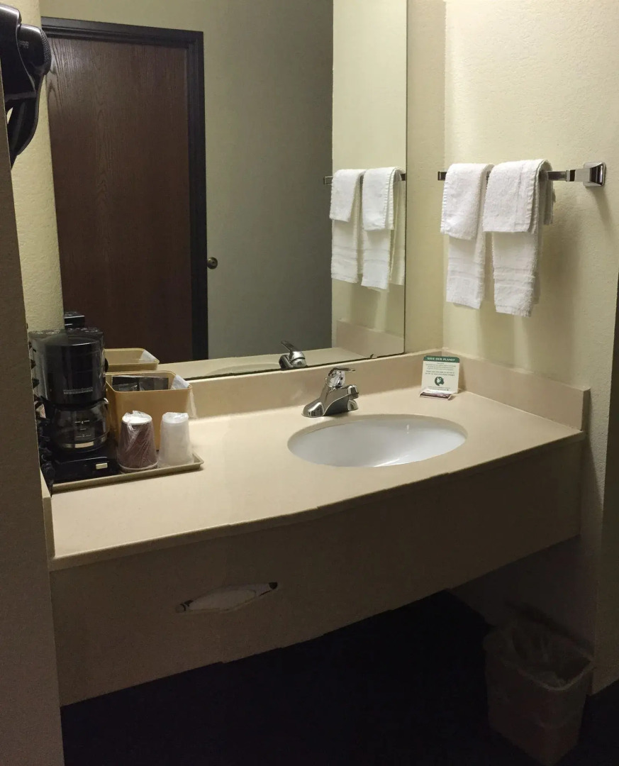 Star City Inn & Suites