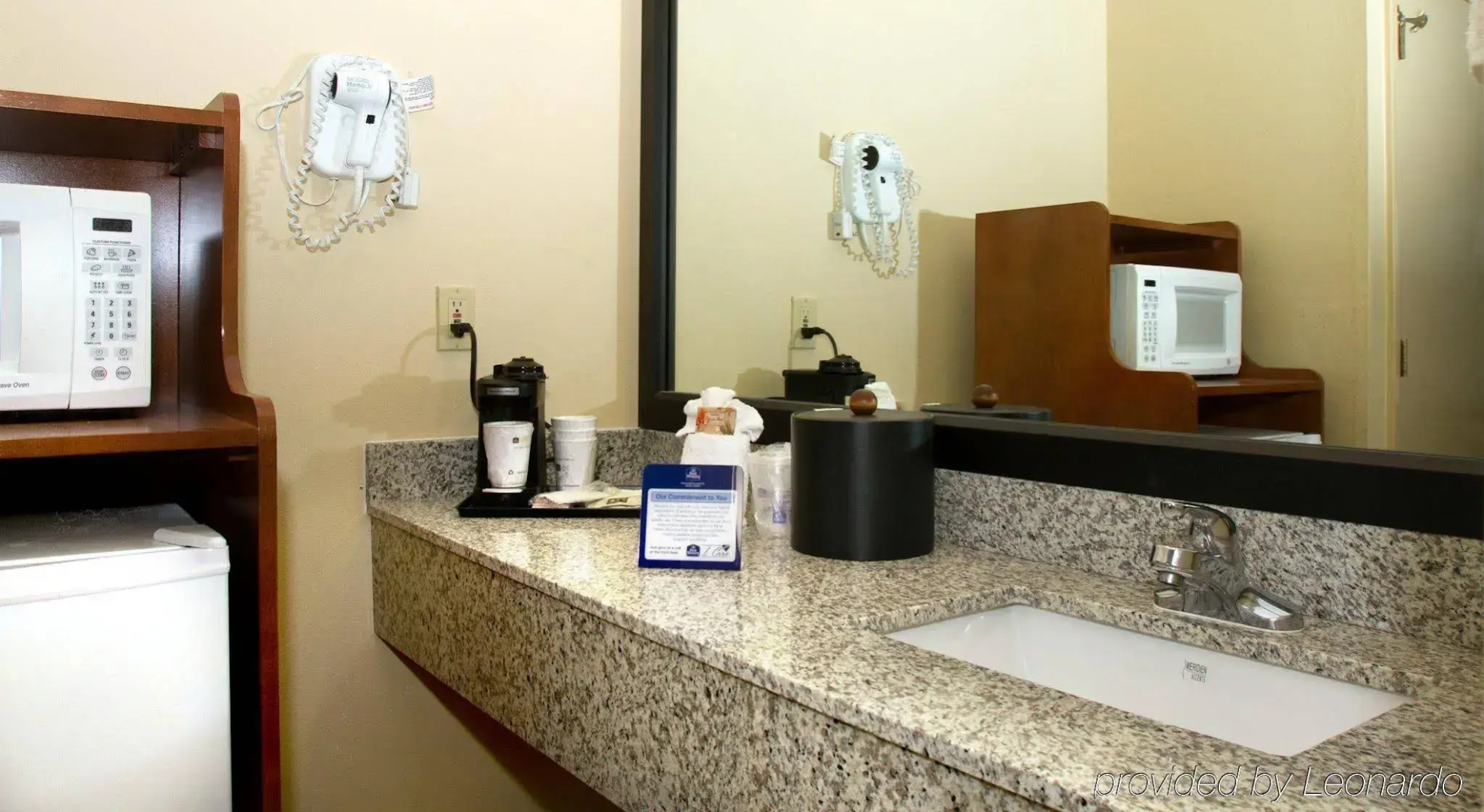 Best Western Navarre Waterfront