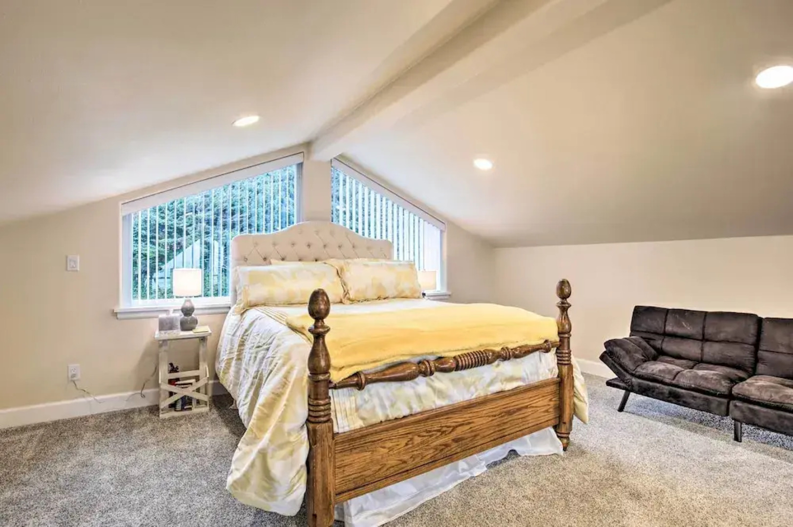 Peaceful Winter Retreat: Oregon Coastline Beach!