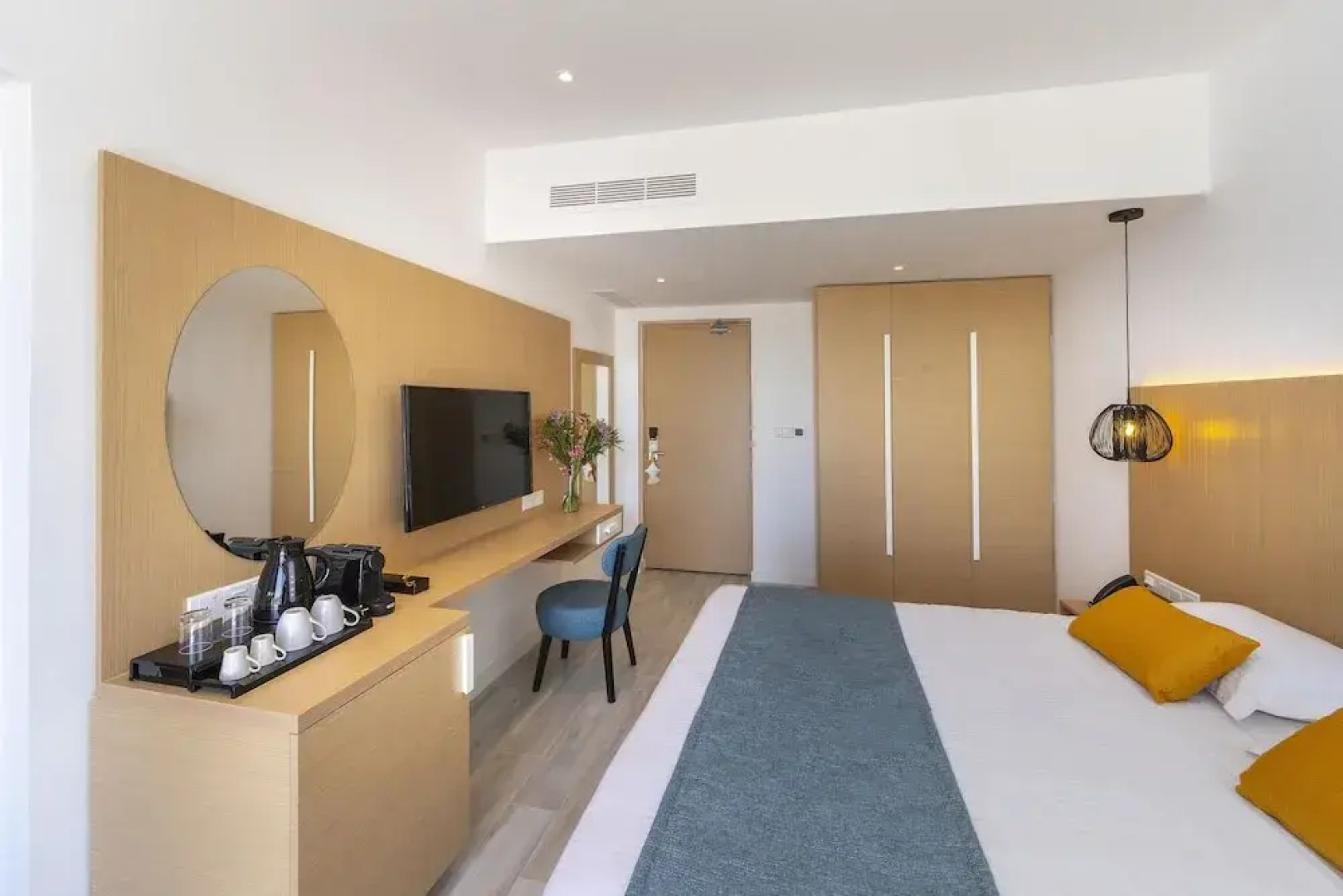 Leonardo Crystal Cove Hotel & Spa by the sea